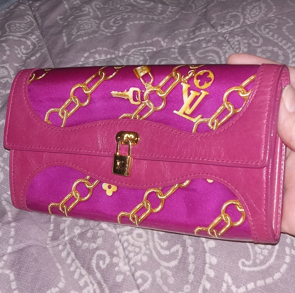 RARE Louis Vuitton LIMITED EDITION Scarf Chain Print Wallet HOT PINK